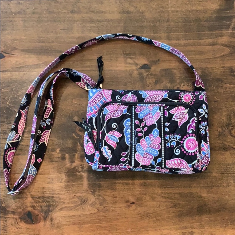 •Vera Bradley Alpine Floral Crossbody•